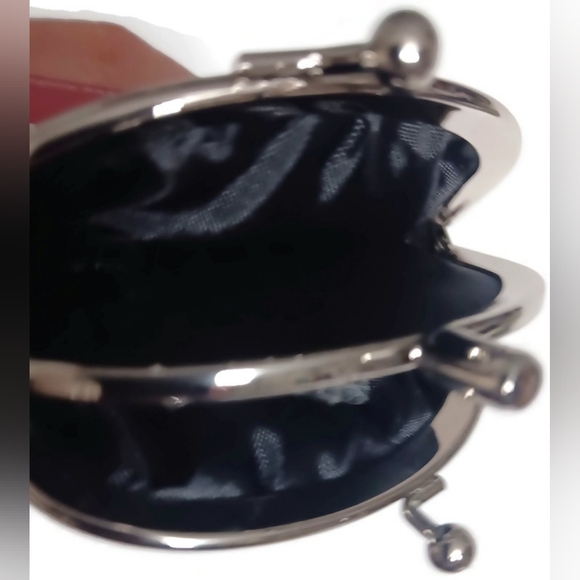 Mundi Triple Silver Frame Black Cigarette Case - Picture 2 of 3